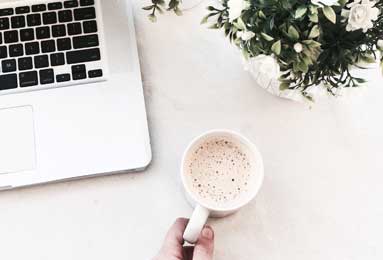 10连胜狂欢夜，曼联客场1-2不敌维拉——红魔争四已到悬崖边？